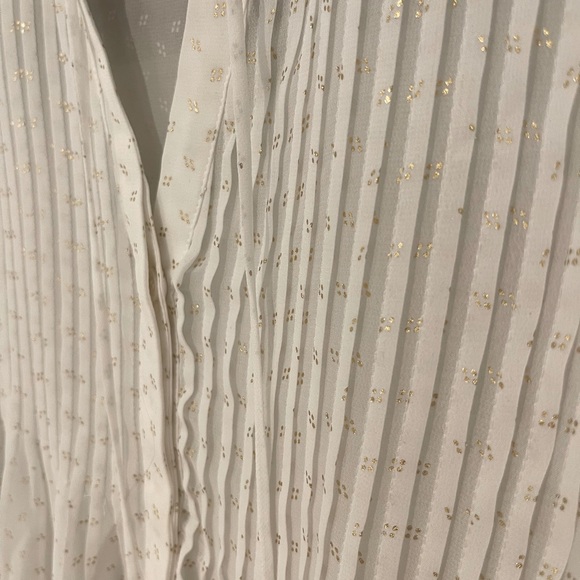 Vince Camuto metallic print long sleeve top - Picture 3 of 5